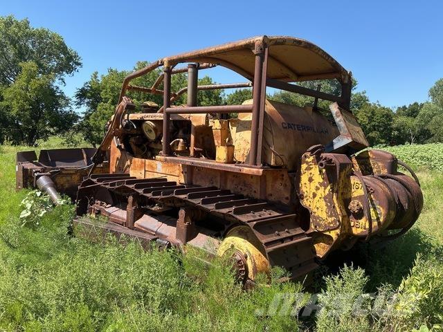 CAT D8H Bulldozer