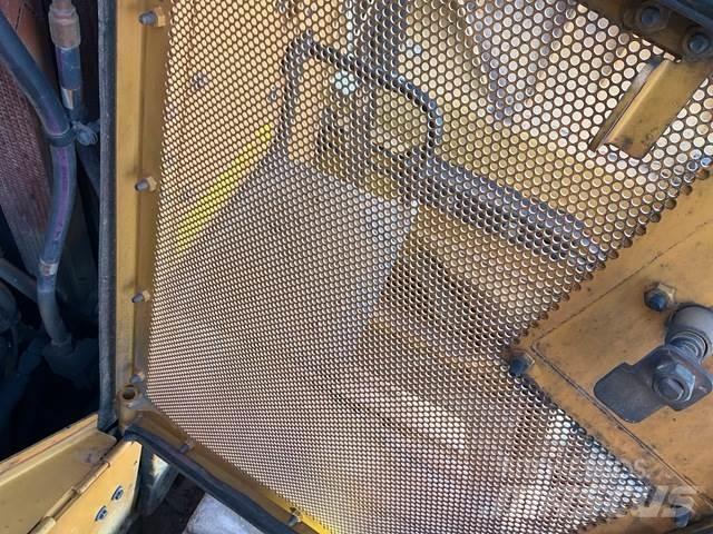 CAT D9 Bulldozer