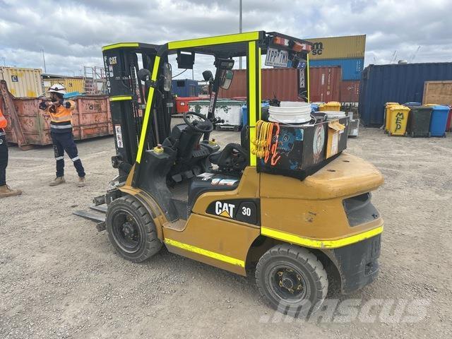 CAT DP30NT Andere Gabelstapler