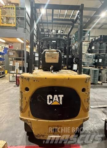 CAT E8000 Elektro Stapler