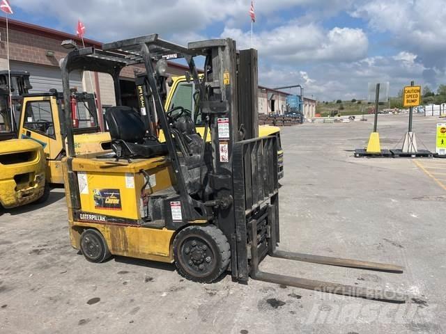 CAT EC25K Elektro Stapler