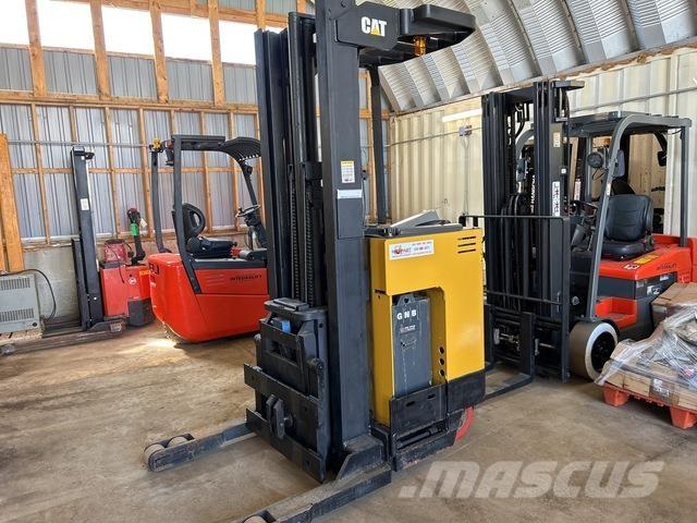 CAT NRR35 Schubmaststapler