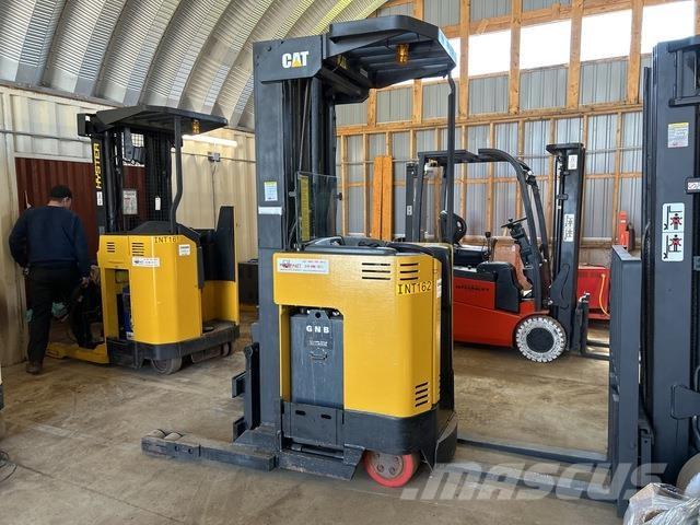 CAT NRR35 Schubmaststapler