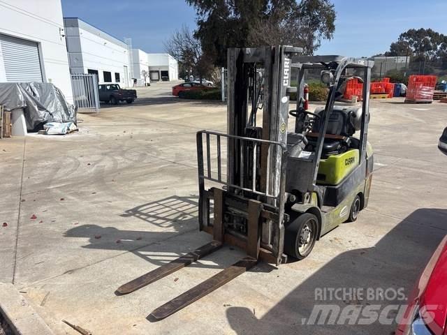 Clark C30GL Sonstige Baumaschinen