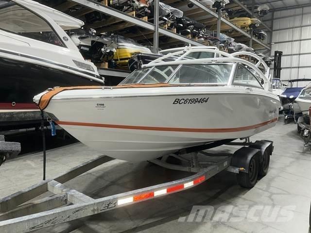  Cobalt 200S Boote / Prahme