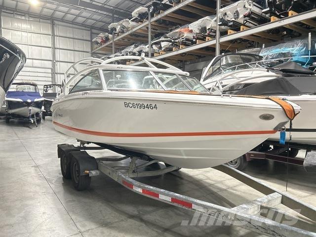  Cobalt 200S Boote / Prahme