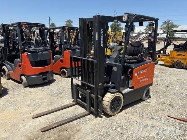 Doosan BC25S-7 Elektro Stapler