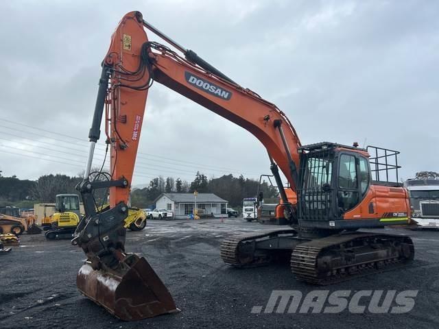 Doosan DX225LC Raupenbagger