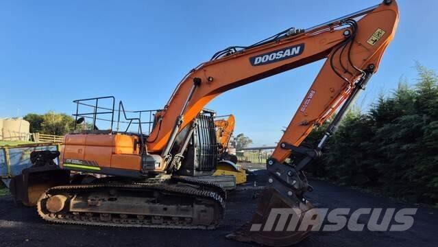 Doosan DX225LC Raupenbagger
