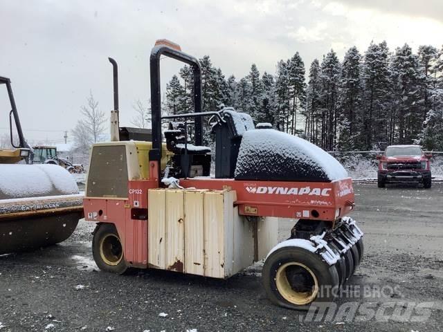Dynapac CP132 Gummiradwalzen