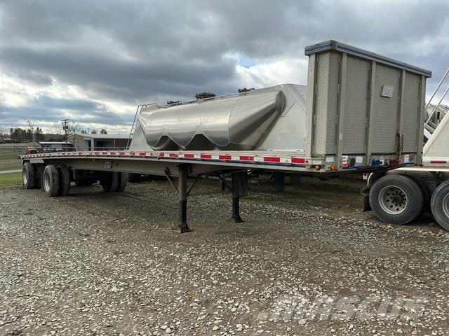 East Mfg  Pritschenanhänger