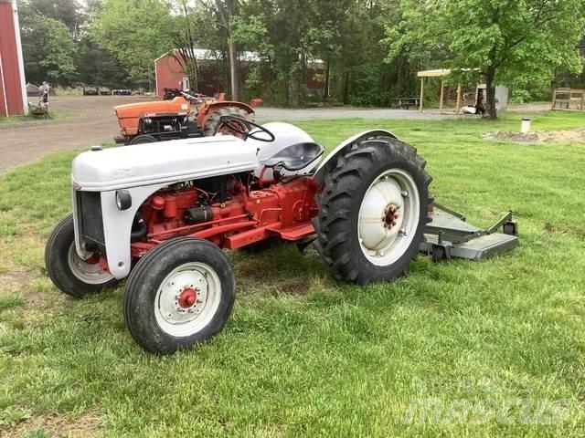 Ford 8N Traktoren