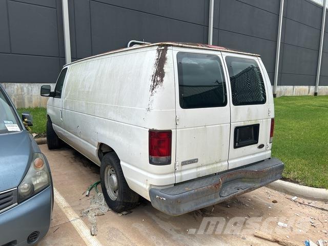 Ford E-150 Lieferwagen