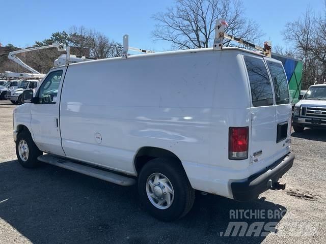 Ford E-250 Lieferwagen