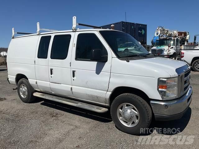 Ford E-250 Lieferwagen