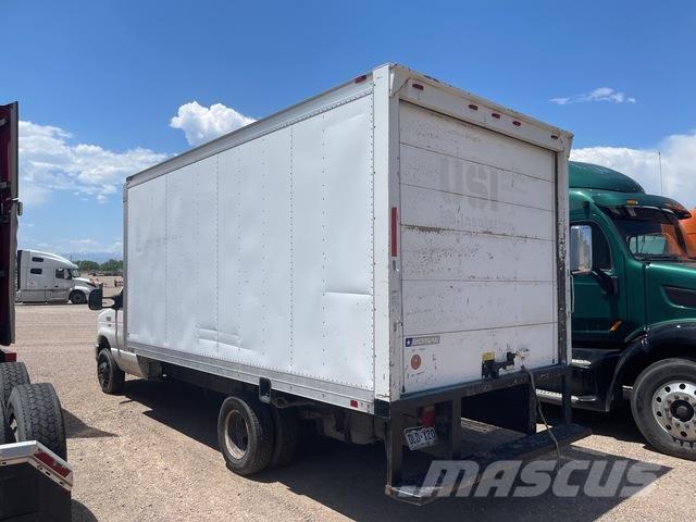 Ford E-350 Kastenaufbau