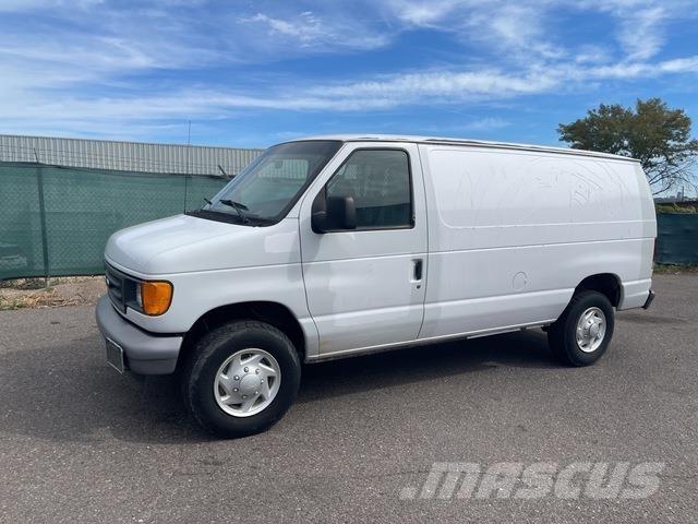 Ford E-350 Lieferwagen