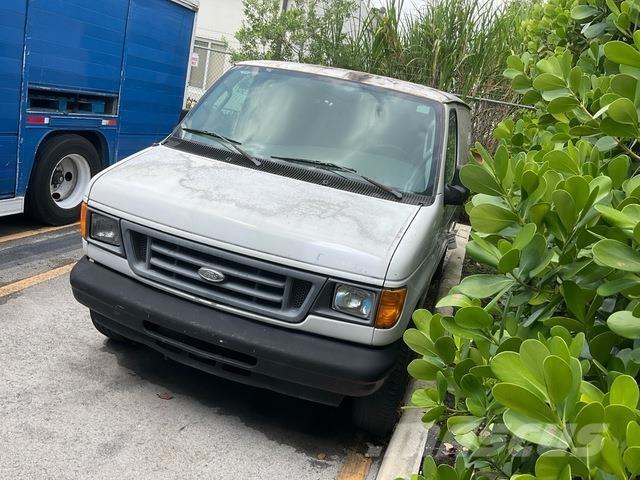 Ford E-350 Lieferwagen
