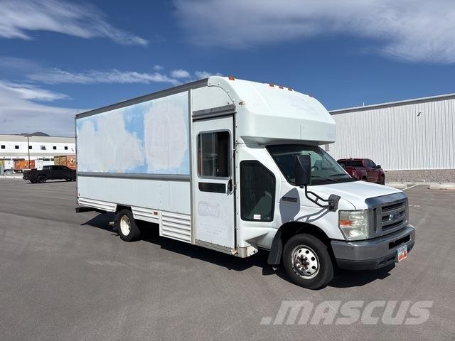 Ford E-350 Kastenwagen