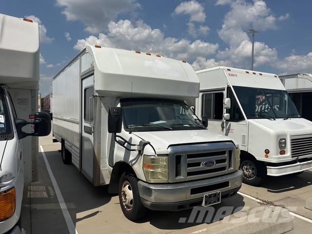 Ford E-350 Kastenwagen