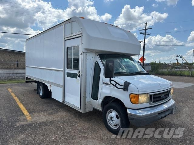 Ford E-350 Kastenwagen