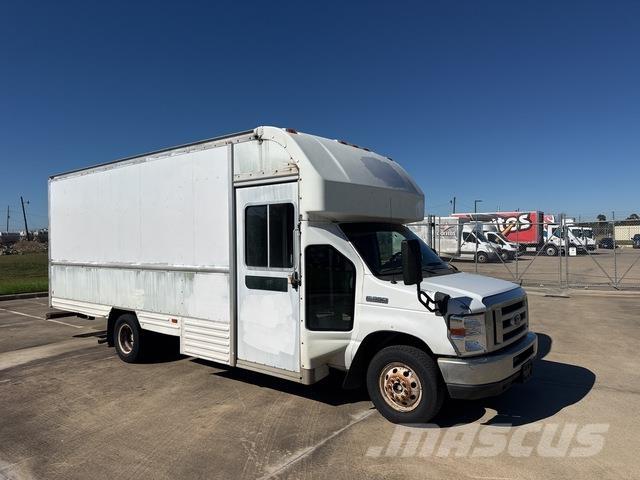 Ford E-350 Kastenaufbau