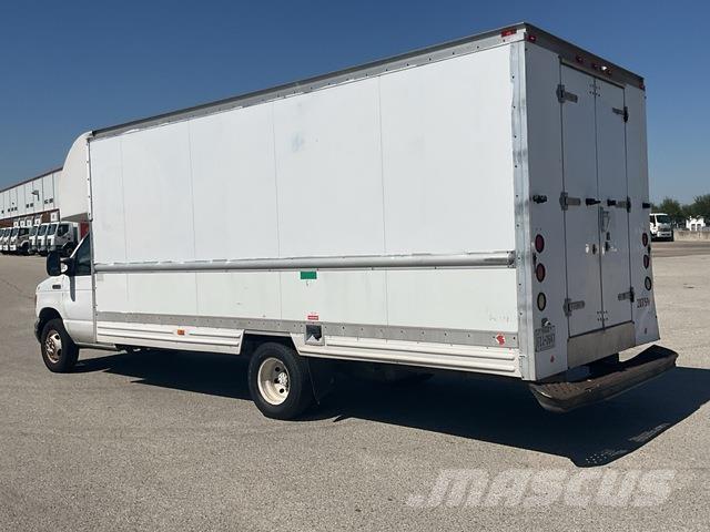 Ford E-350 Kastenaufbau