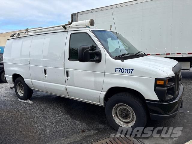 Ford E250 Lieferwagen