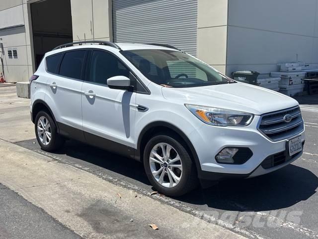 Ford Escape PKWs