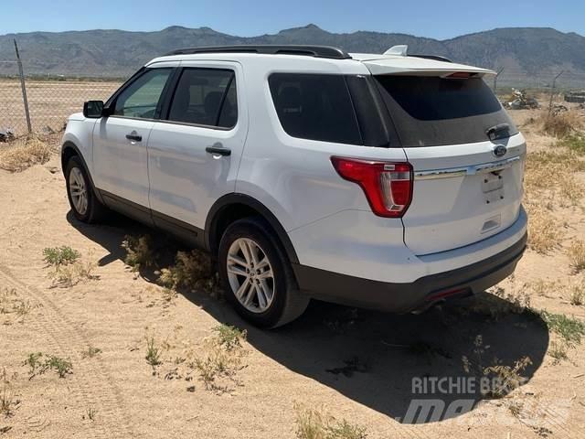 Ford Explorer PKWs