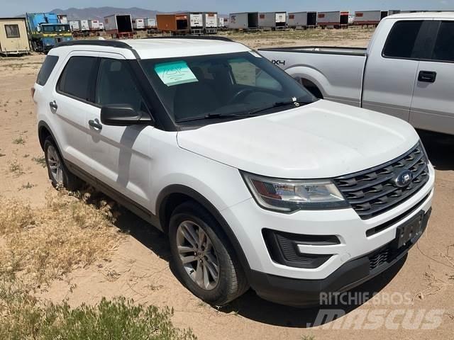 Ford Explorer PKWs