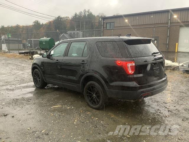 Ford Explorer PKWs