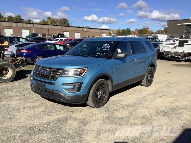 Ford Explorer PKWs