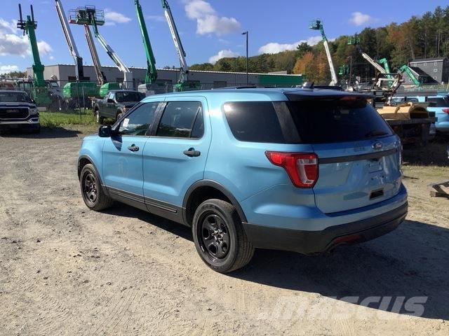 Ford Explorer PKWs