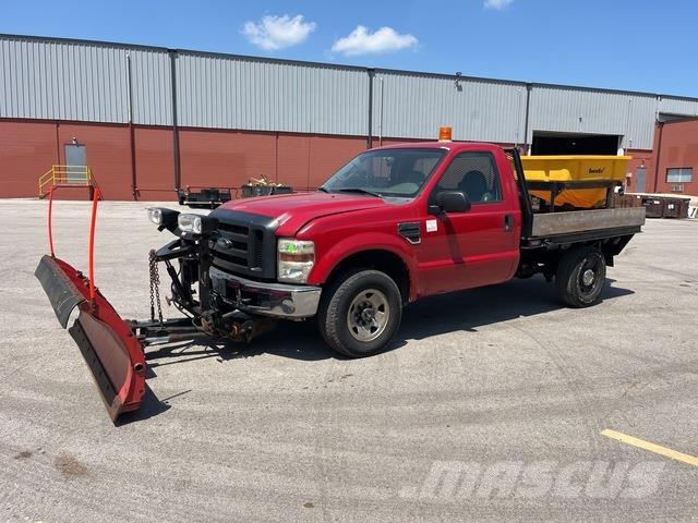 Ford F-250 Schneeschilde und -pflüge