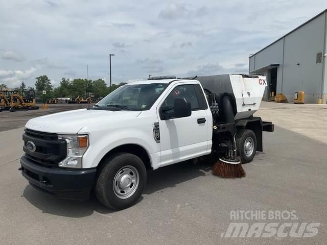 Ford F-250 Kehrmaschine