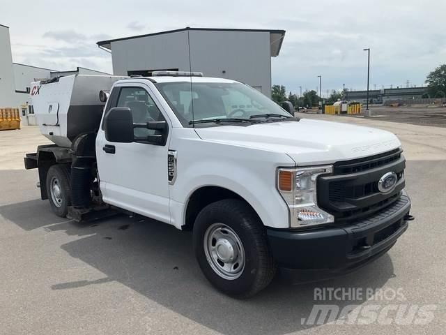 Ford F-250 Kehrmaschine