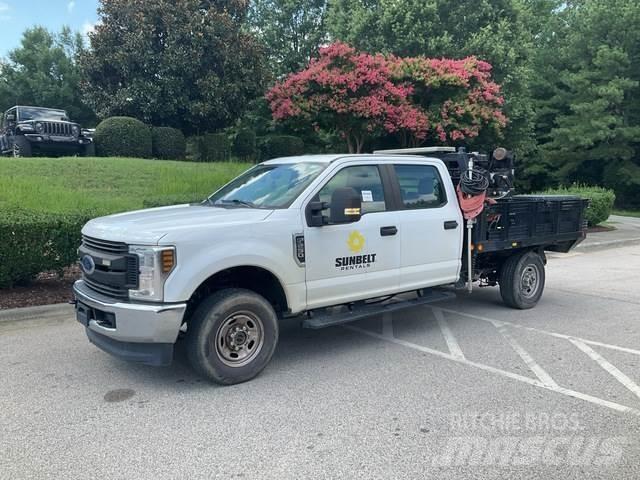 Ford F-250 Pritschenwagen/Pritschenwagen mit Seitenklappe