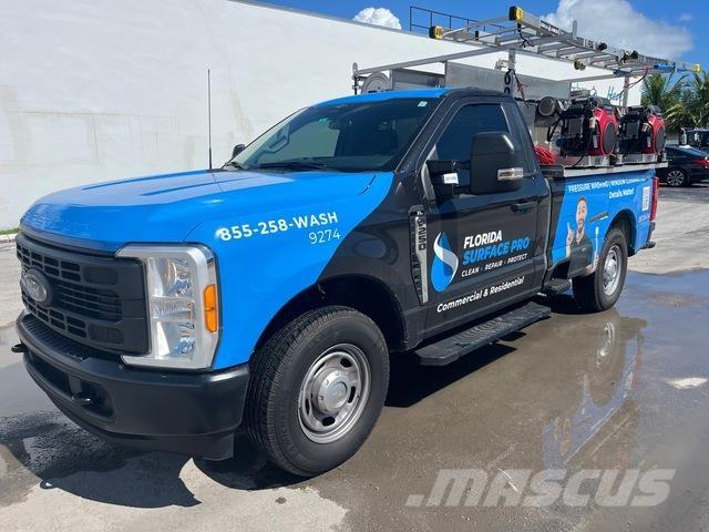 Ford F-250 Sonstige Baumaschinen