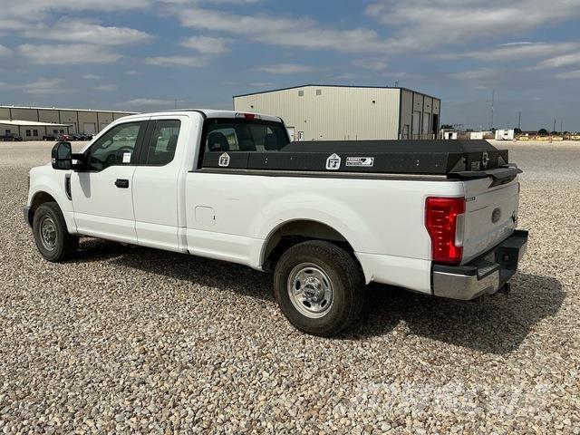 Ford F-250 Pickup/Pritschenwagen