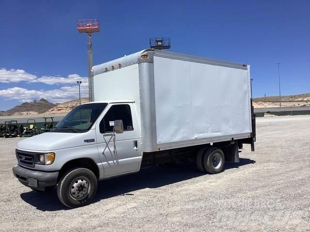 Ford F-350 Kastenaufbau
