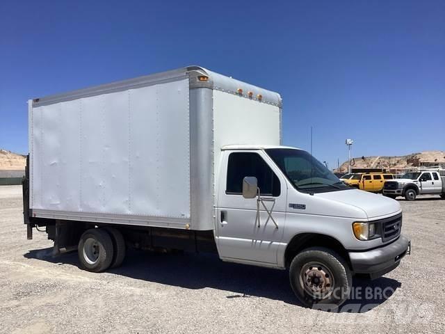 Ford F-350 Kastenaufbau