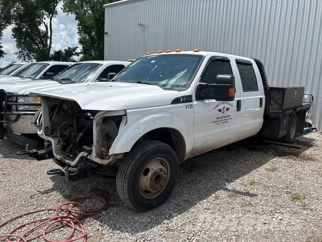 Ford F-350 Pritschenwagen/Pritschenwagen mit Seitenklappe