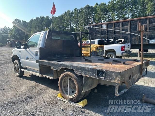 Ford F-450 Pritschenwagen/Pritschenwagen mit Seitenklappe