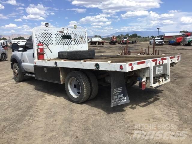 Ford F-450 Pritschenwagen/Pritschenwagen mit Seitenklappe