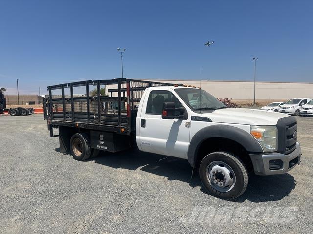 Ford F-450 Pritschenwagen/Pritschenwagen mit Seitenklappe