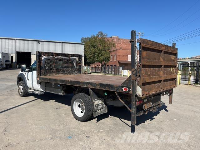 Ford F-450 Pritschenwagen/Pritschenwagen mit Seitenklappe