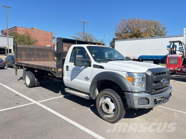 Ford F-450 Pritschenwagen/Pritschenwagen mit Seitenklappe