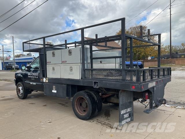 Ford F-450 Pritschenwagen/Pritschenwagen mit Seitenklappe