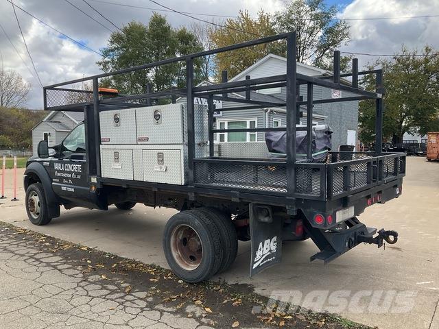 Ford F-450 Pritschenwagen/Pritschenwagen mit Seitenklappe